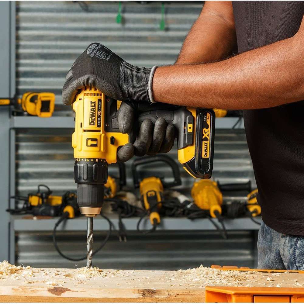 المثقاب اللاسلكي (DCD771S2- B5) من (Dewalt)  يعمل ببطارية (18V) باللون الأصفر و الأسود 5