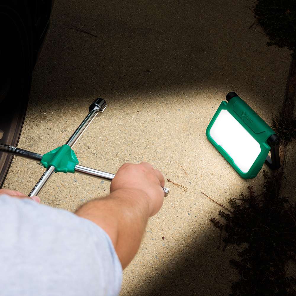 SATA ST90613 Industrial Lithium Battery Water Proof Flood Light (1000LM) 6