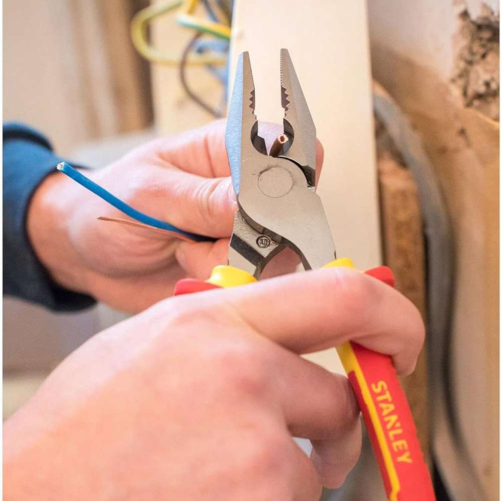 Stanley 0-84-002 200mm VDE Combination Pliers - Red/Yellow 2