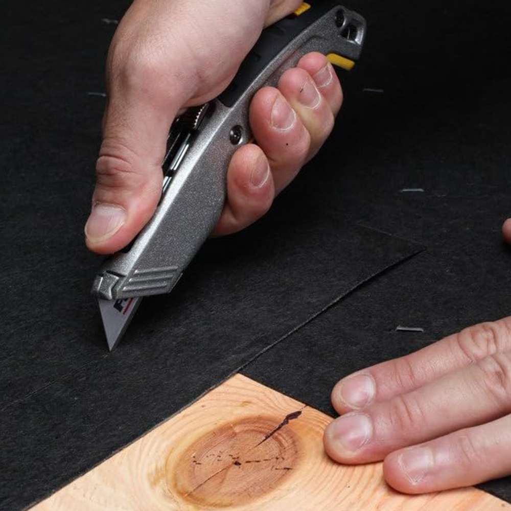 Stanley 10-789 6-7/8" Iron Twin Blade Retractable Knife 3