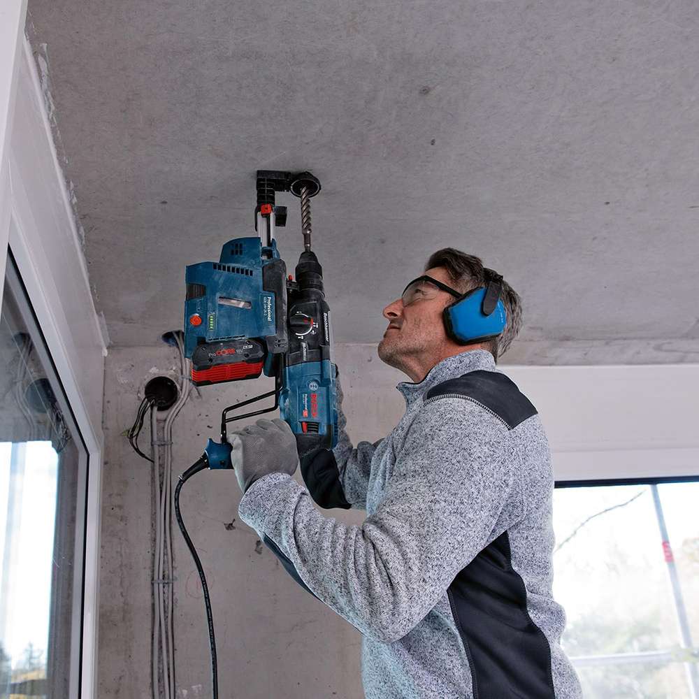 Bosch GBH 2-28 F Rotary Hammer with SDS+ Chuck 880W and Kickback Control 2