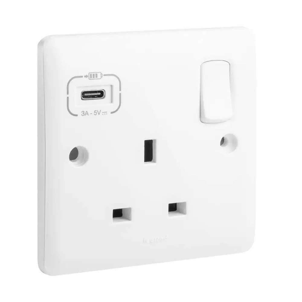 Legrand Synergy 1 Gang, 13 A Single Pole Switched Socket & USB-C, Charge and Power in One, Suitable for Home - White 0