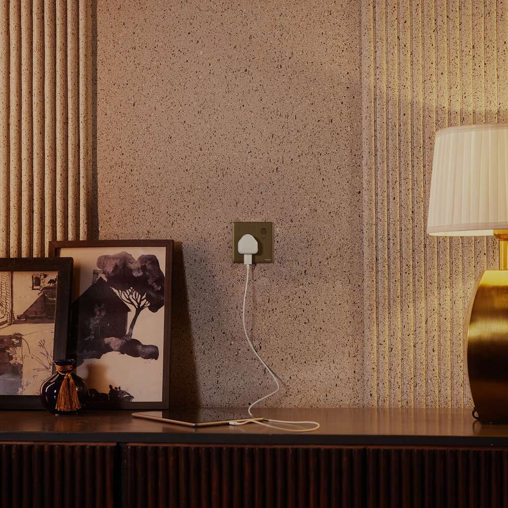 Schneider Electric UnicaX 15A 250V 1-Gang 3 Round Pin Switched Socket with LED, Antique Brass 8