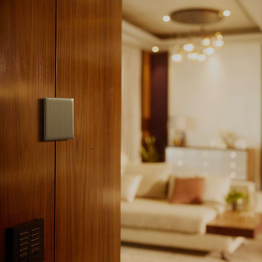 Schneider Electric UnicaX 1 Gang 250W Rotary Dimmer, Antique Brass, Smooth Control, Flush-Mount 8