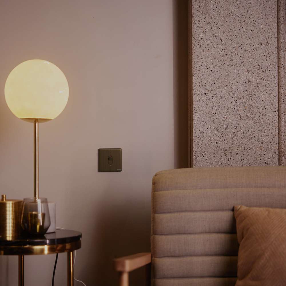 Schneider Electric UnicaX 32A 1-Gang DP with LED & Earth, Antique Brass 7