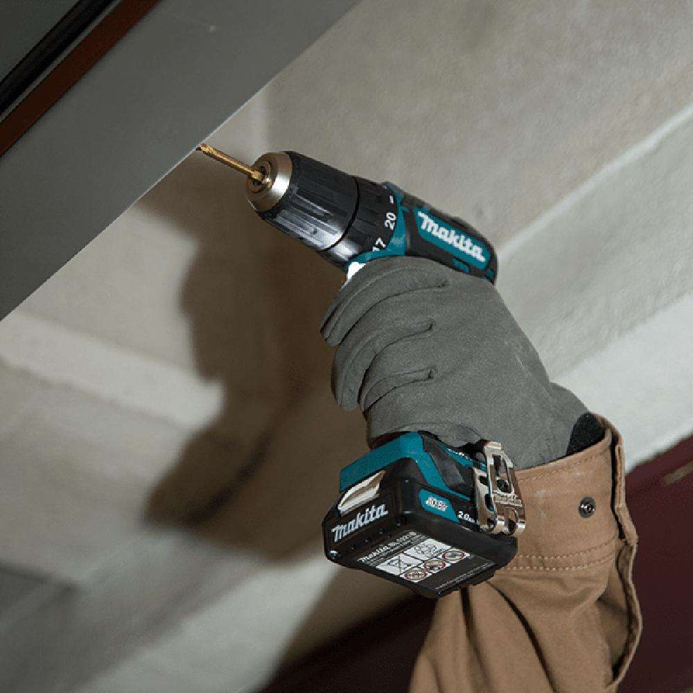 Makita DF332DWAE Brushless Cordless Driver Drill 3/8" 2 x 2.0Ah Batteries & Charger 1