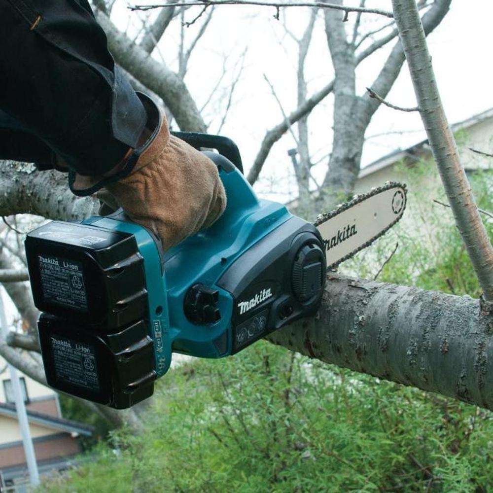 Makita DUC252PT2 36V Cordless Chainsaw 25 Bar Brushless Motor 1