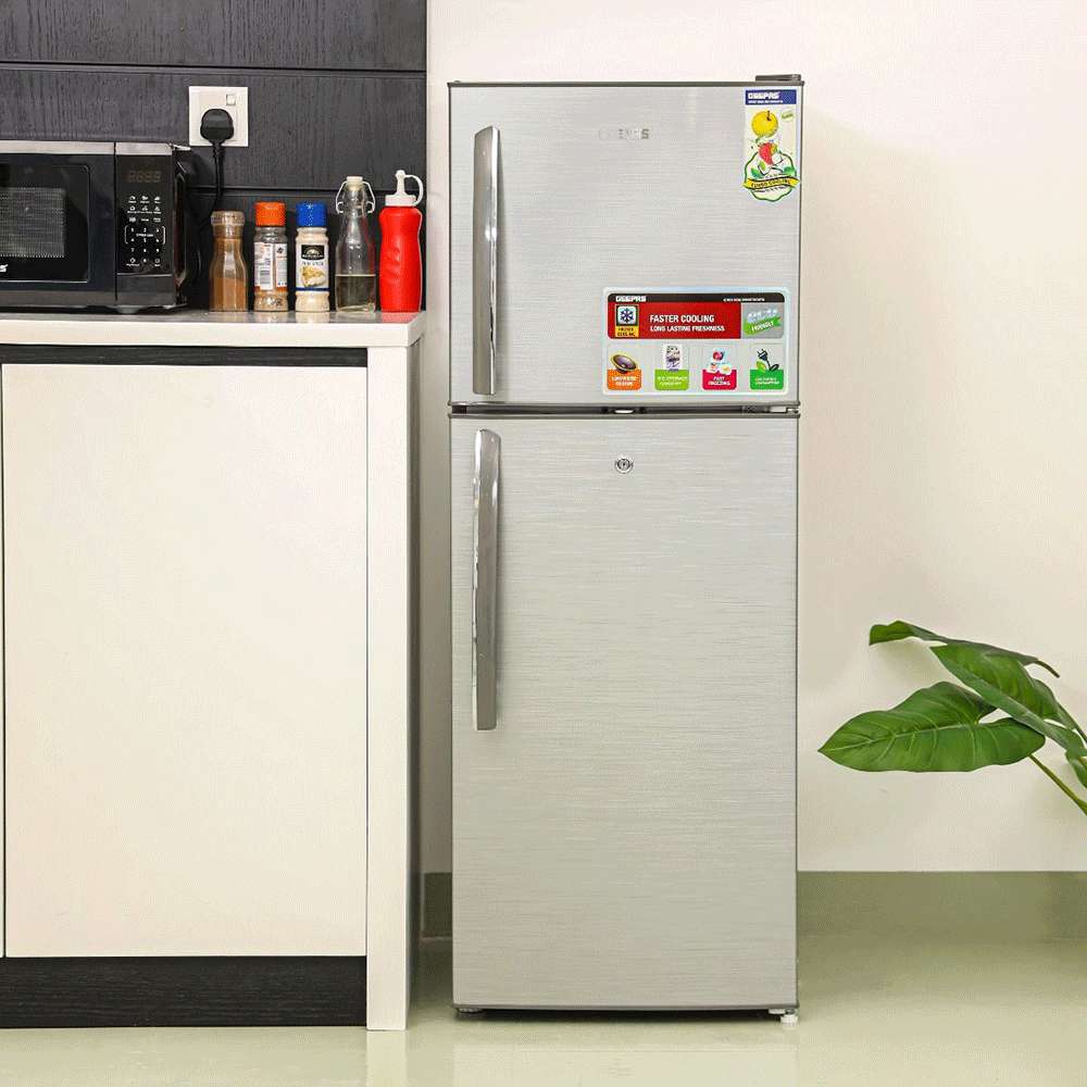 Geepas 200L Double Door Refrigerator Quick Cooling & Long-Lasting Freshness with Low Energy Consumption 5