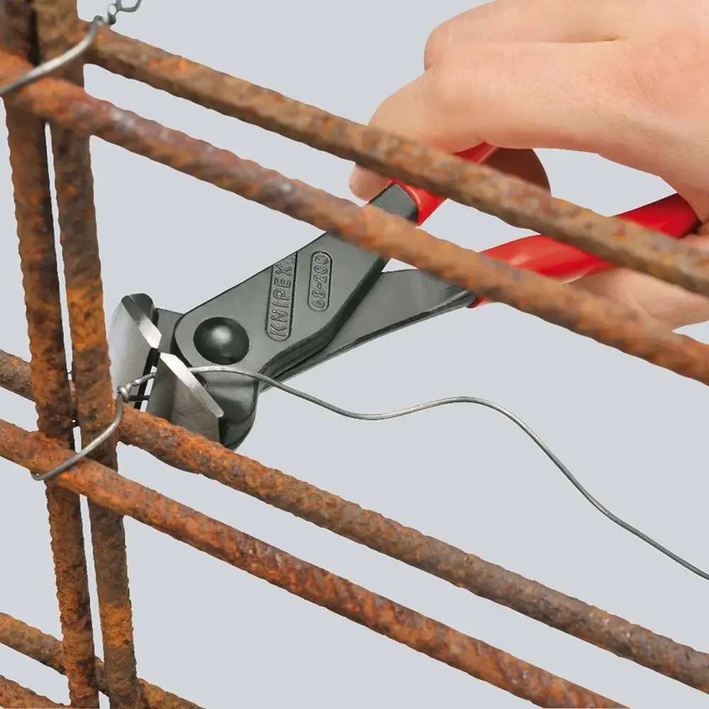 كماشة و قطّاعة فولاذية من (Knipex) لقطع نهايات الأسلاك والبراغي - قياس ("7) 2