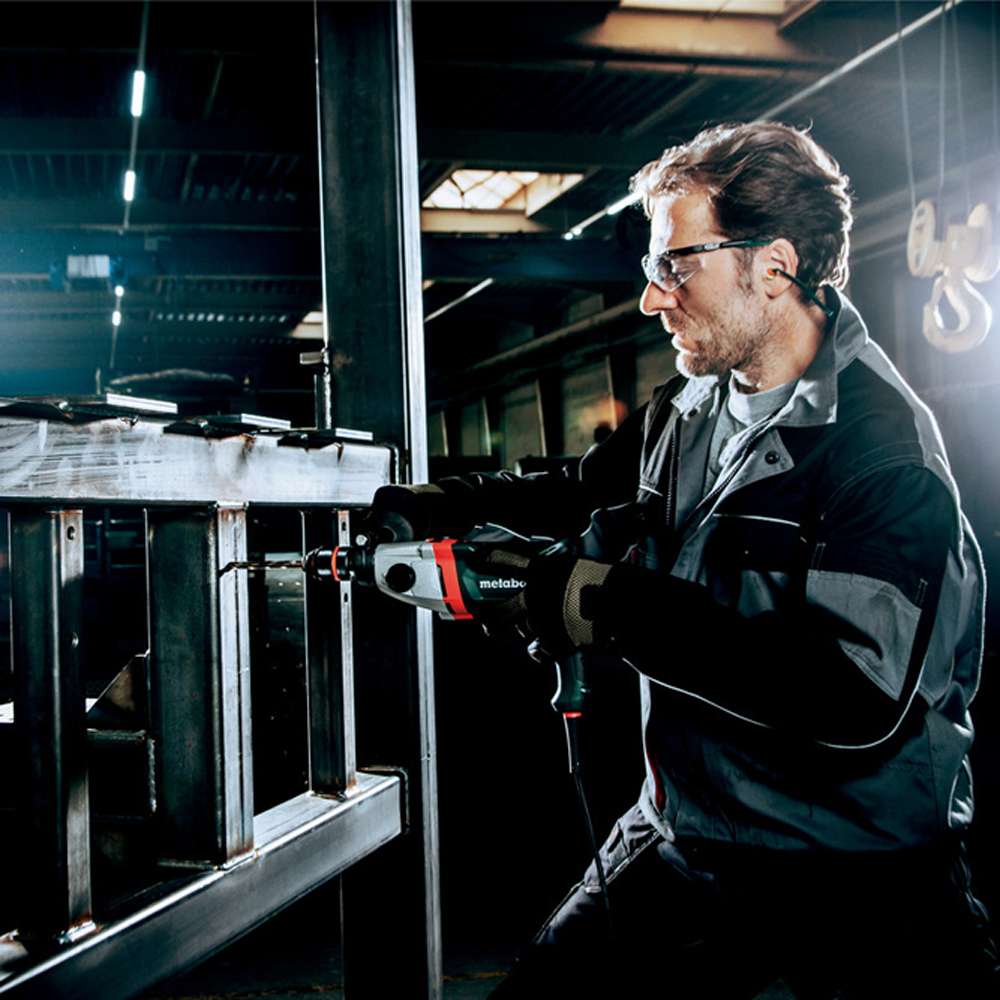 المثقاب المطرقي ميتابو (SBE 850-2) استطاعة (850W) يعمل بكهرباء (220-240V) موديل (600782510) 1