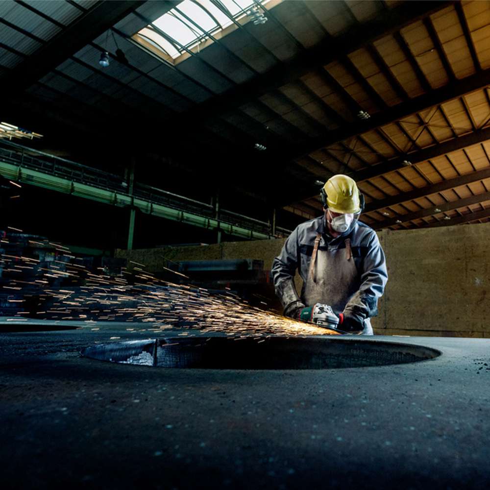 Metabo W 24-180 MVT (606466420) 7" 2400W 220 - 240V Angle Grinder 1