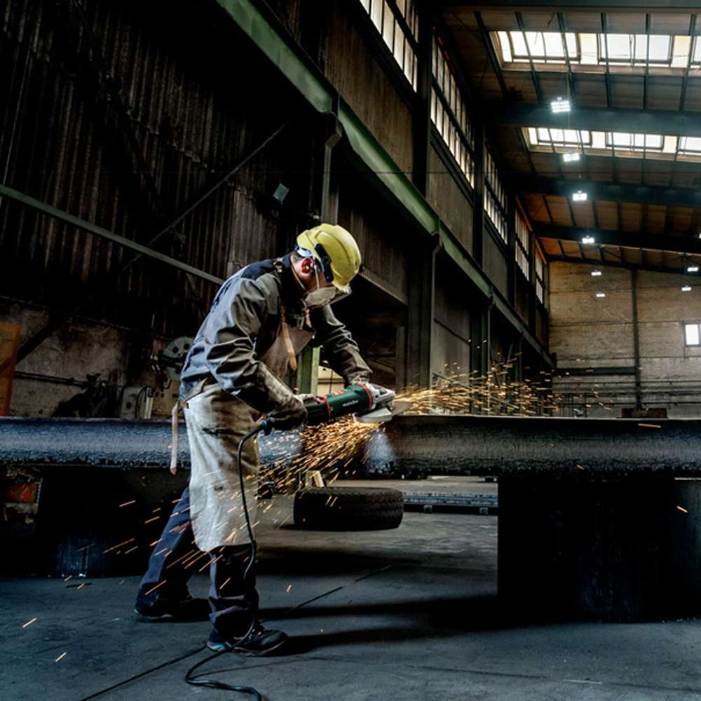 Metabo W 24-230 MVT (606467000) 9" 2400W 220 - 240V Angle Grinder 2