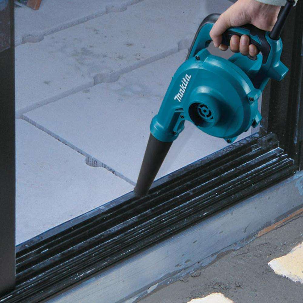 Makita UB1102-WDB 600W Electric Air Blower with Dust Bag 4.1m³/min 91m/s 1