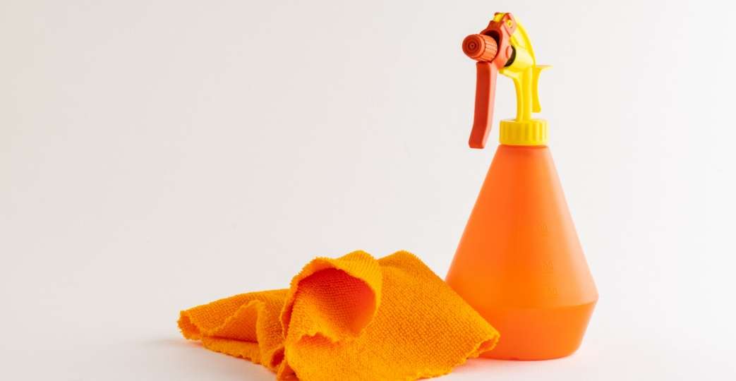 cleaning solution for saw blades