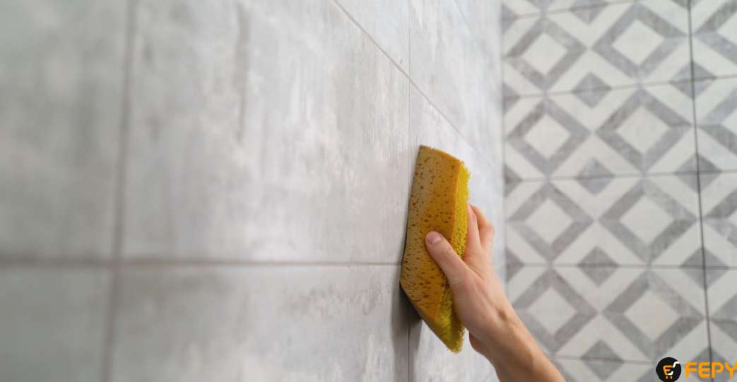 https://backendprocessv1.fepy.com/media/wysiwyg/Cleaning_Tile_Surface.png