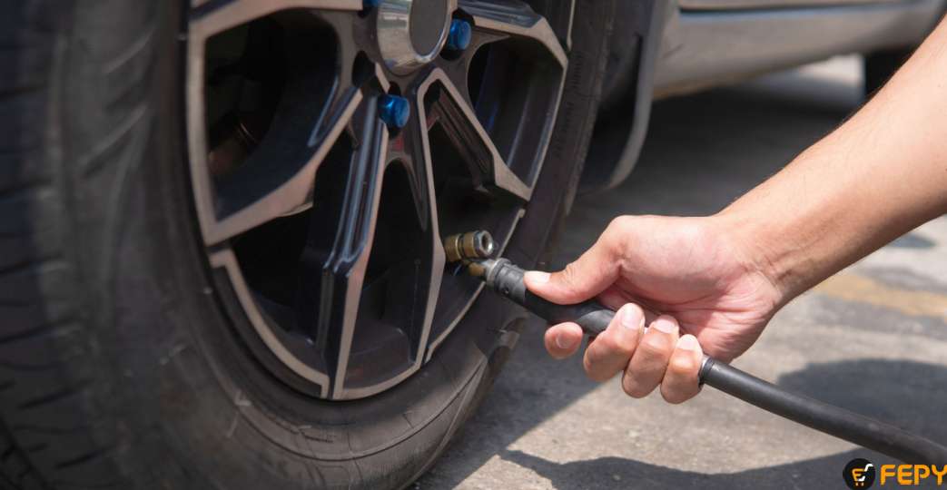 Connecting inflator with the tyre