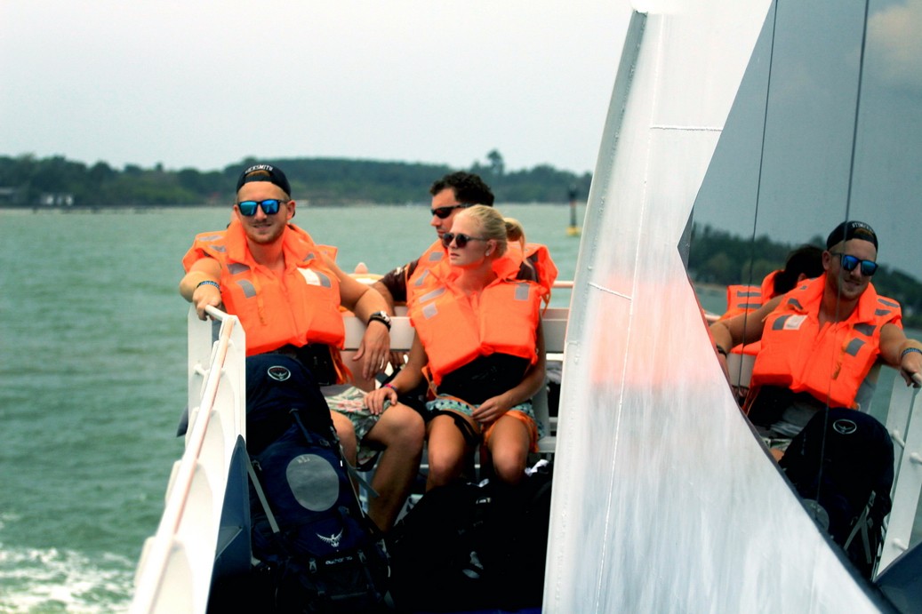 เรือเกาะกูด บุญศิริ คาตามารัน เรือเกาะกูด บุญศิริ คาตามารัน (Boonsiriferry Catamaran)