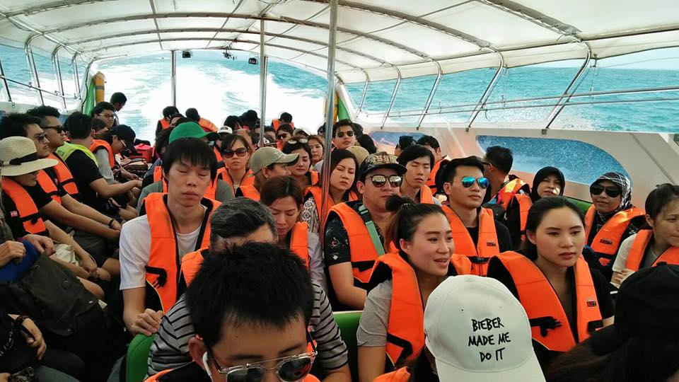 มาริณี ทราเวล สปีดโบ๊ท มาริณี ทราเวล สปีดโบ๊ท (Marinee Travel Speedboat)