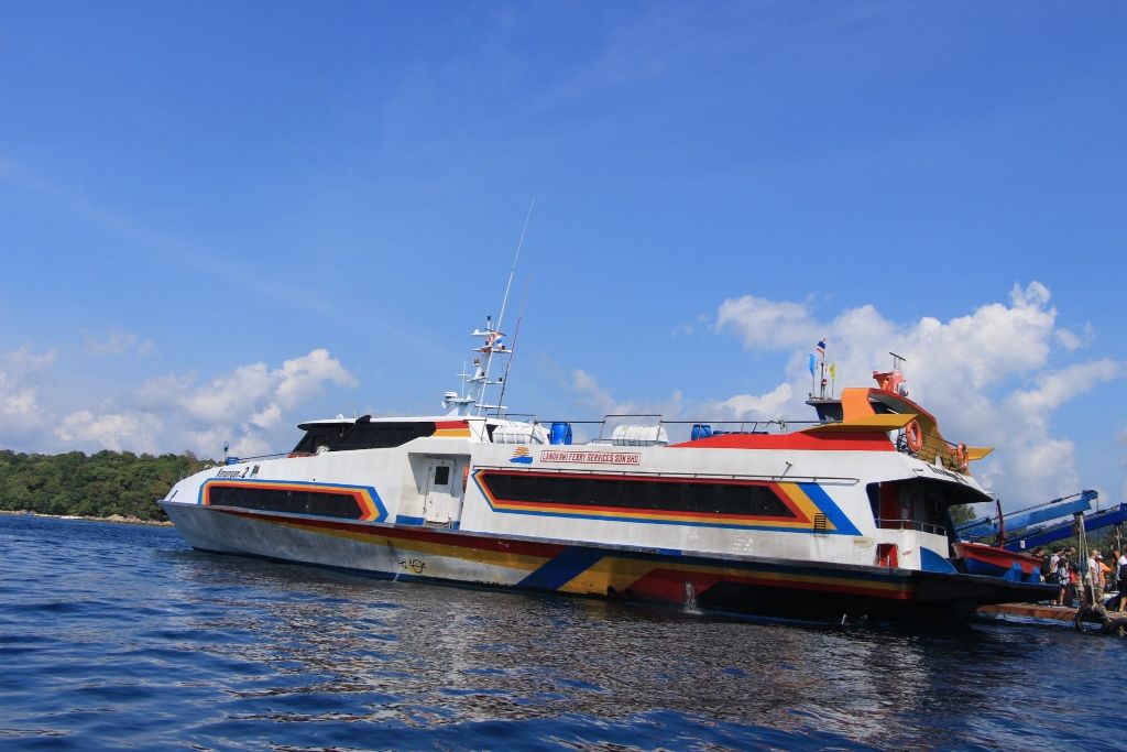 บันดาหยา เฟอร์รี่หลีเป๊ะ ลังกาวี  บันดาหยา เฟอร์รี่หลีเป๊ะ ลังกาวี (Bundhaya Lipe Langkawi Ferry)