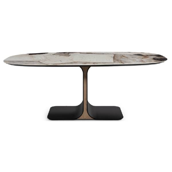 Picture of GATE Dining Table