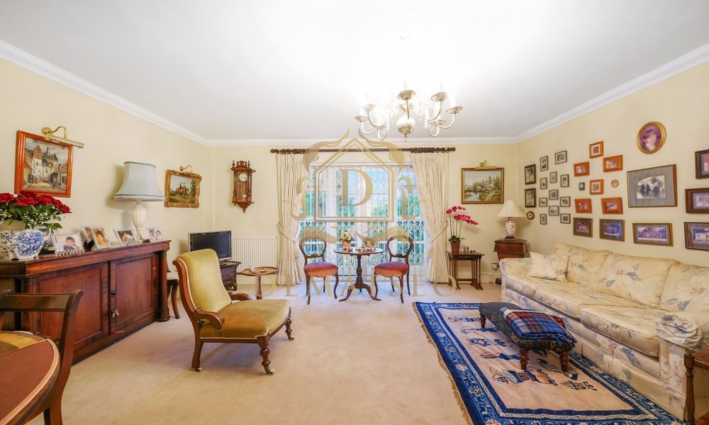 Kempton House, 52 Cholmeley Park, London N6 5AD, UK
