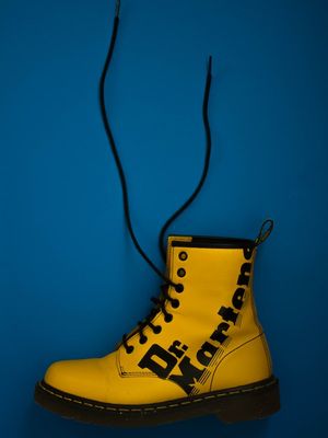 Set of 20 Gold-Toned Shoes Set of 20 Gold-Toned Shoes