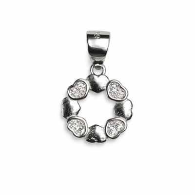 The Heart-Link Wreath Pendant
