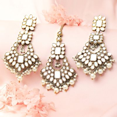 Gold Plated Kundan Mangtikka And Earring Set With Pearls Design