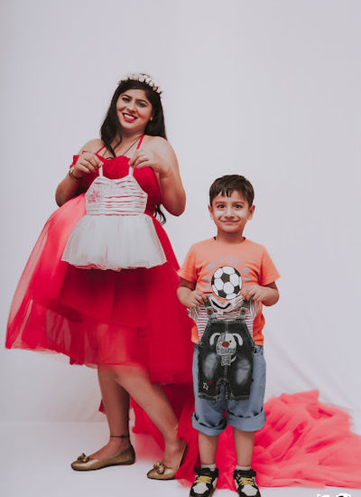 Maternity photoshoot in greater noida