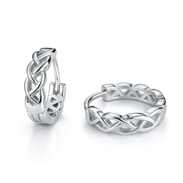 The Sleek Twisted Contour Hoop