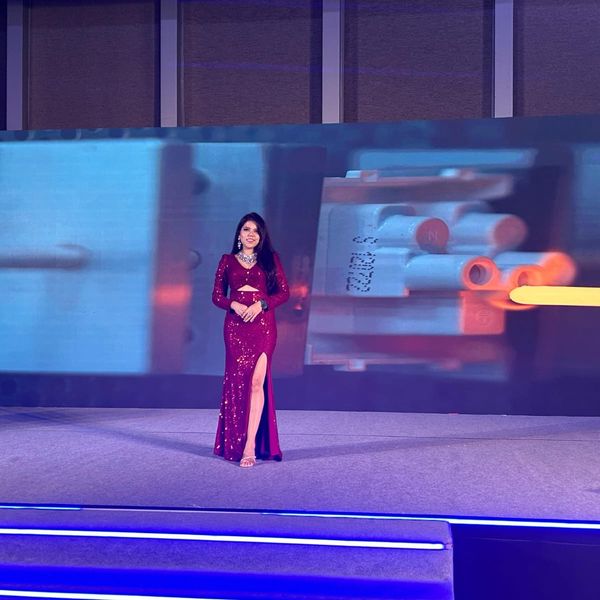 Female Anchor