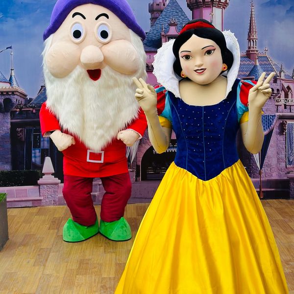Snowwhite Queens Mascots Snowwhite Queens Mascots