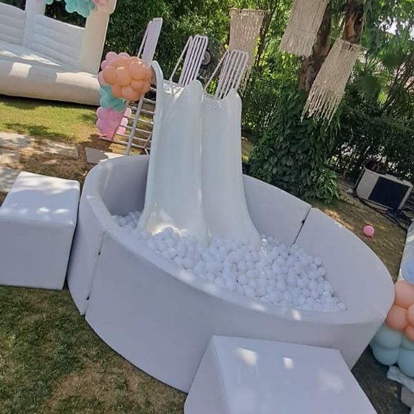 White Ball Pool