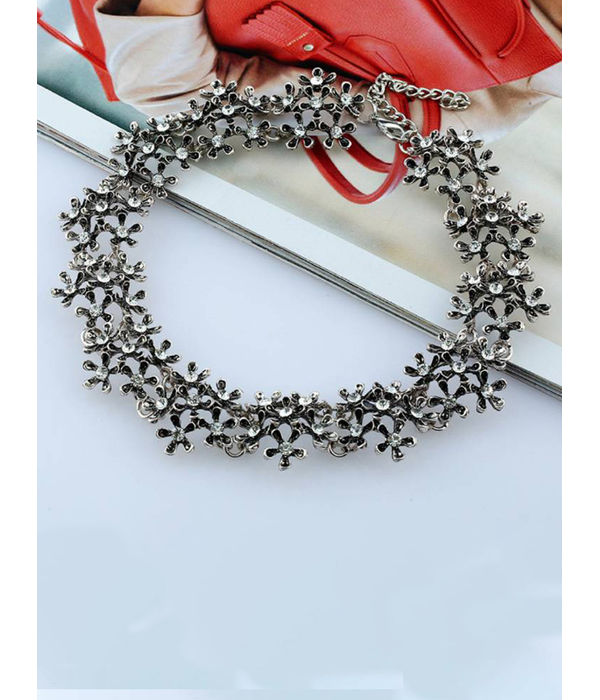 Amazon.com: Sixexey Rhinestone Choker Necklaces Silver Crystal Necklace  Sparkly Party Prom Necklace Jewelry for Women : Clothing, Shoes & Jewelry