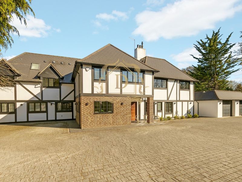 Beeches Cl, Kingswood, Tadworth KT20 6QA, UK