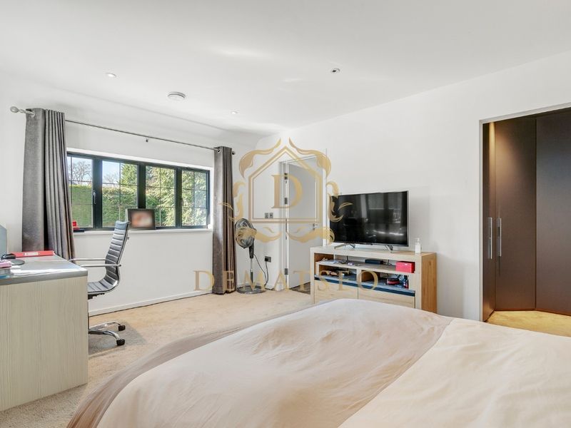 Beeches Cl, Kingswood, Tadworth KT20 6QA, UK
