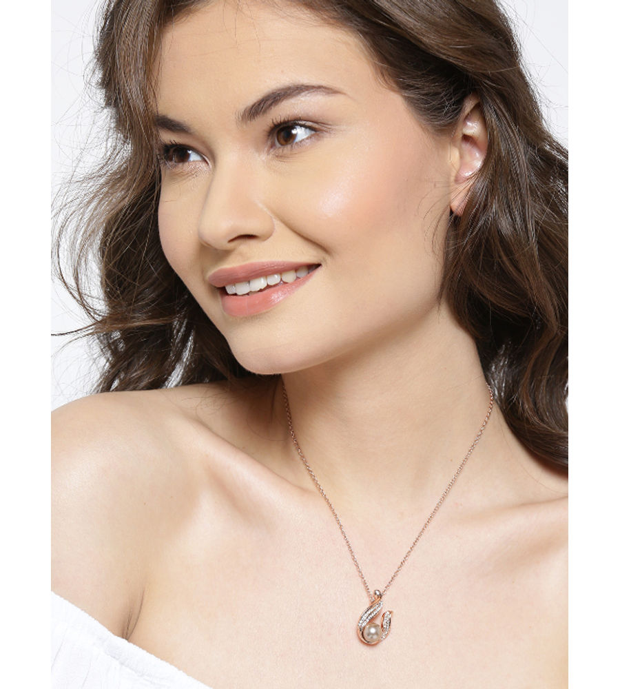 YouBella Gold-Toned Stone-Studded Pendant with Chain