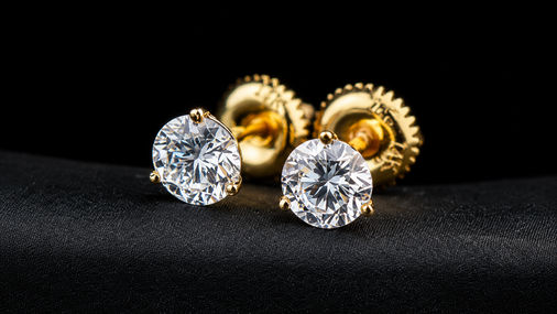 7 Essential Tips to Keep Your Diamond Jewellery Sparkling Forever