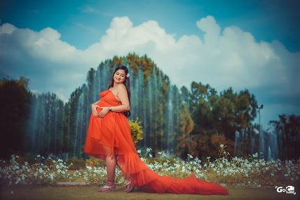Maternity Photoshoot Props: GoCam Studio in Greater Noida