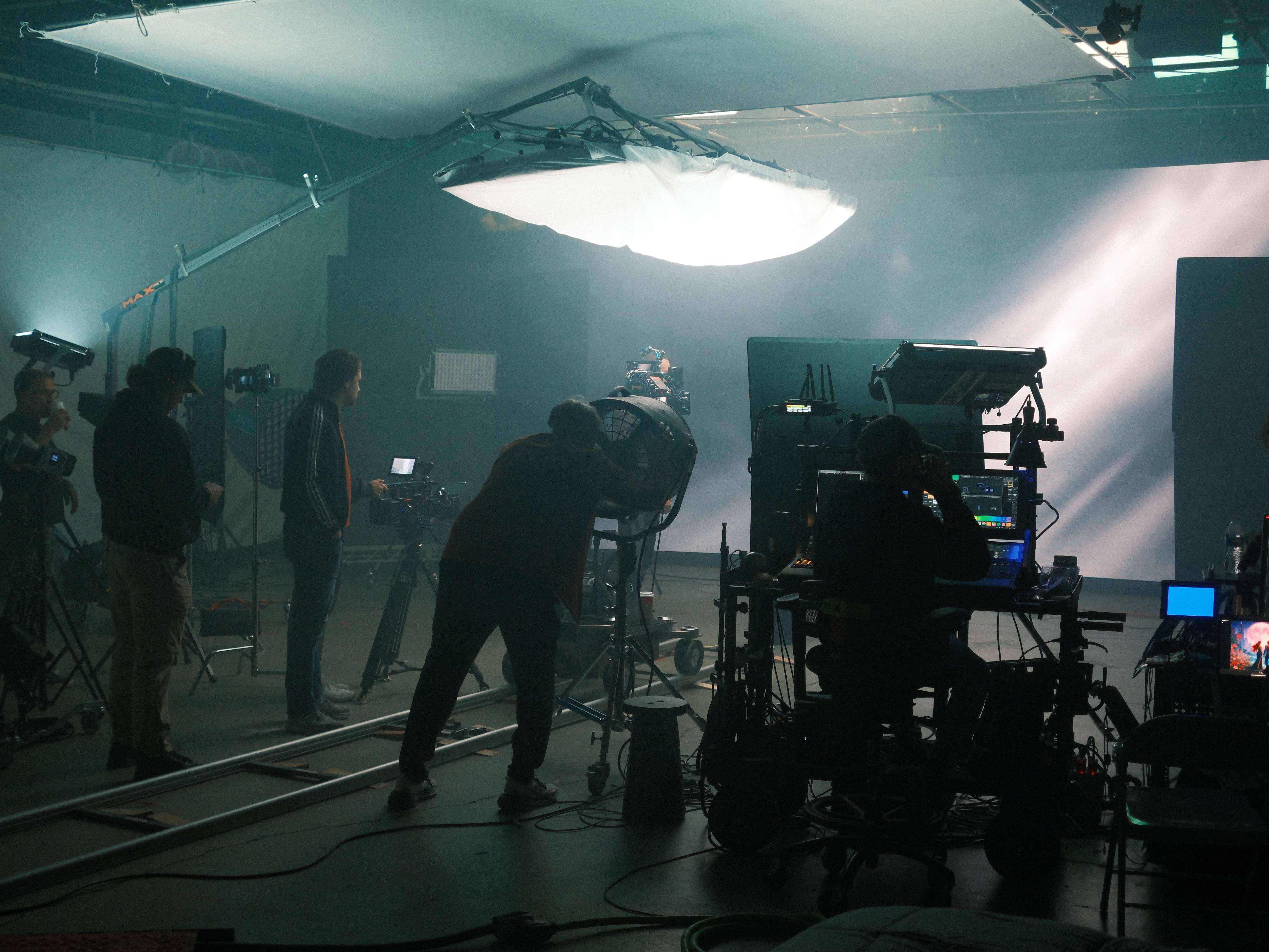 FA on set