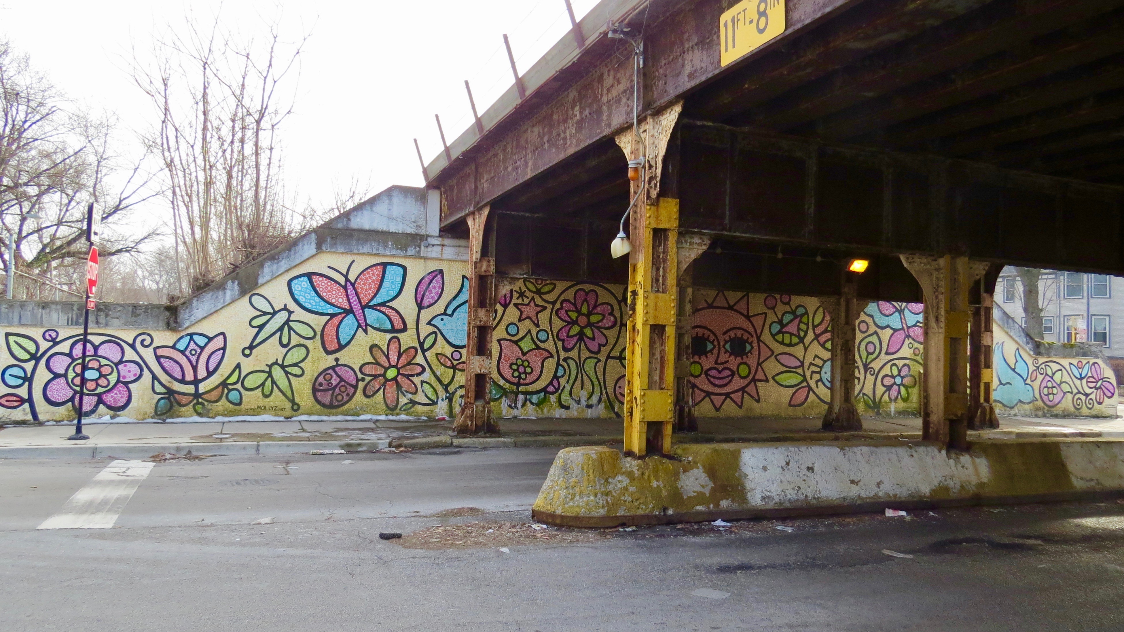 mural in Chicago by artist unknown.