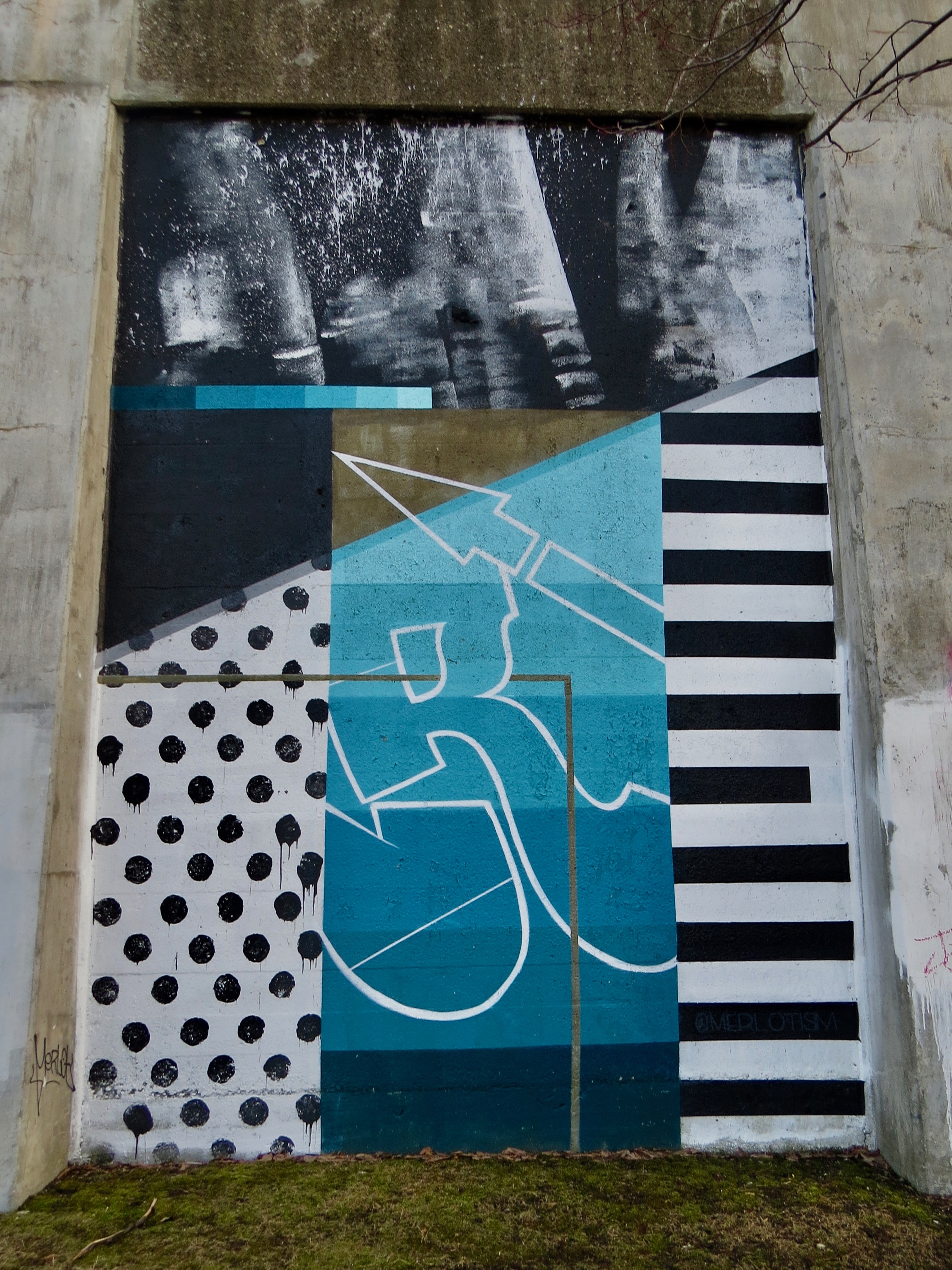 mural in Chicago by artist Miss Merlot.