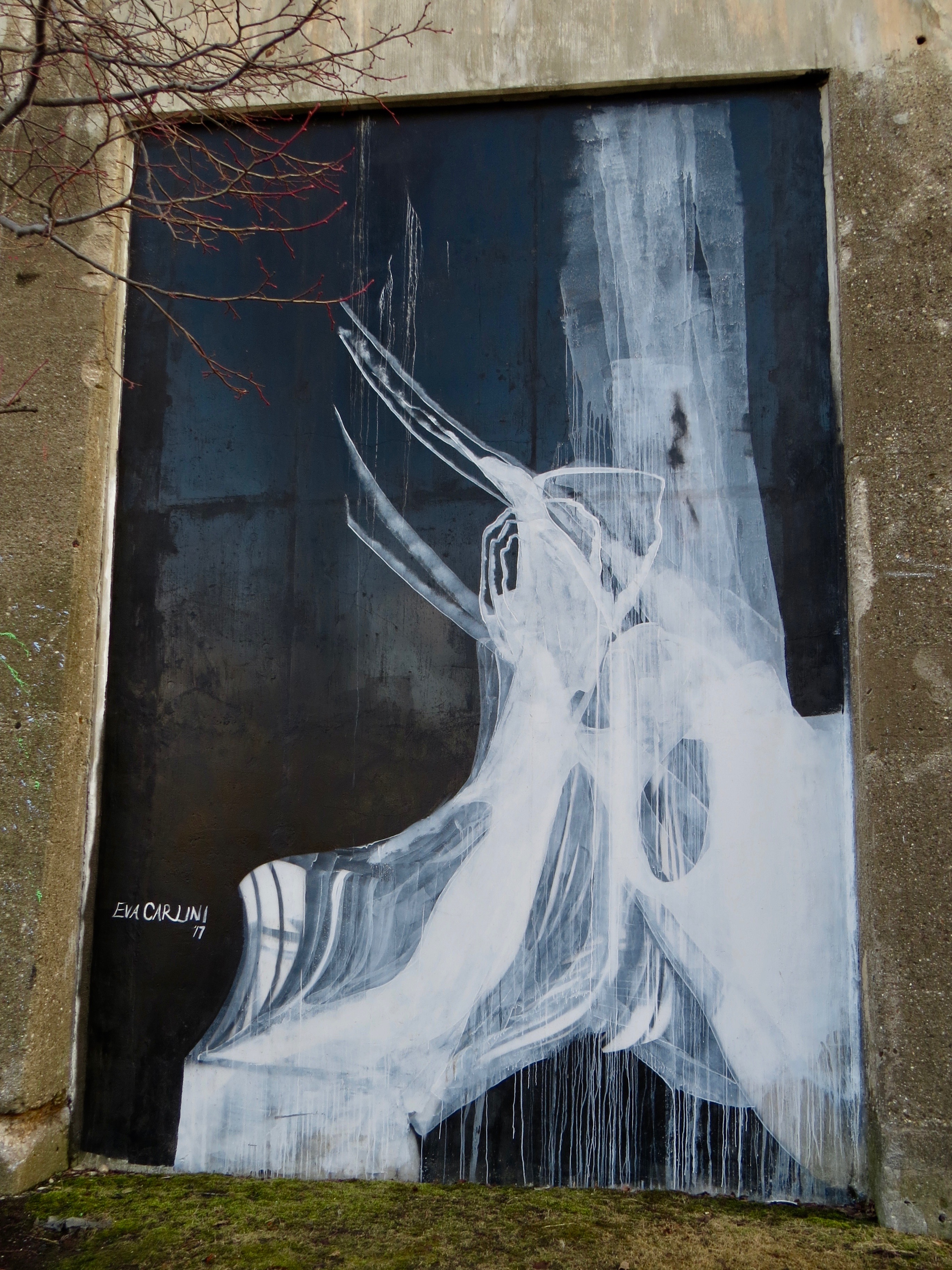 mural in Chicago by artist Eva Carlini.