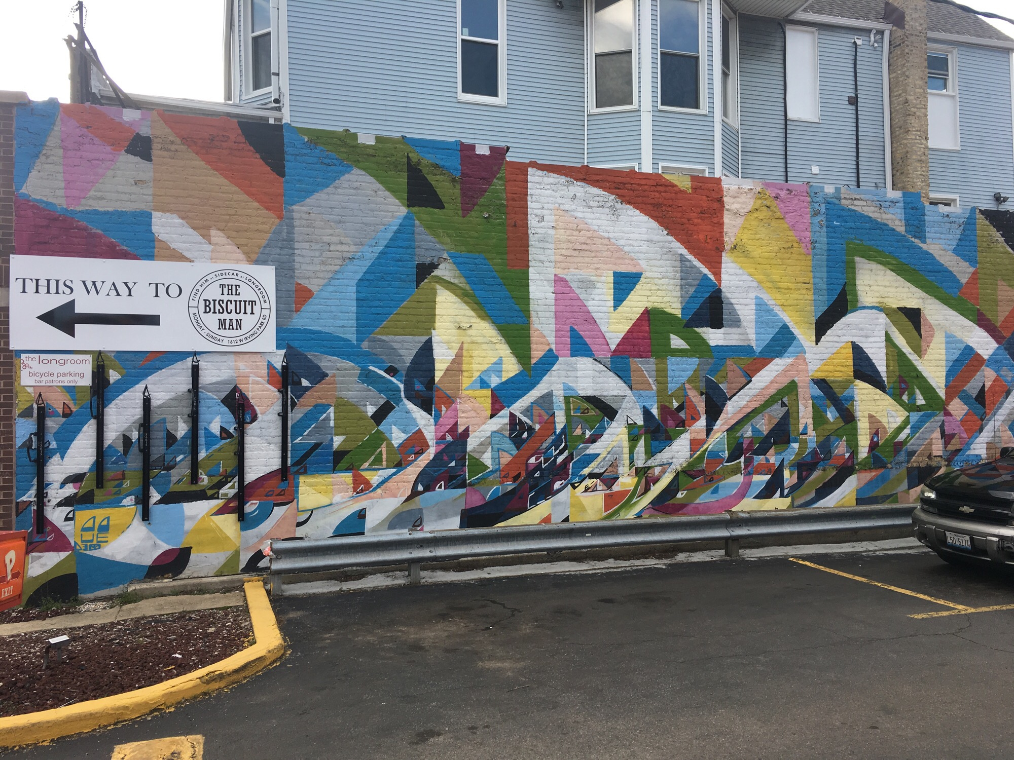 mural in Chicago by artist Justus Roe.