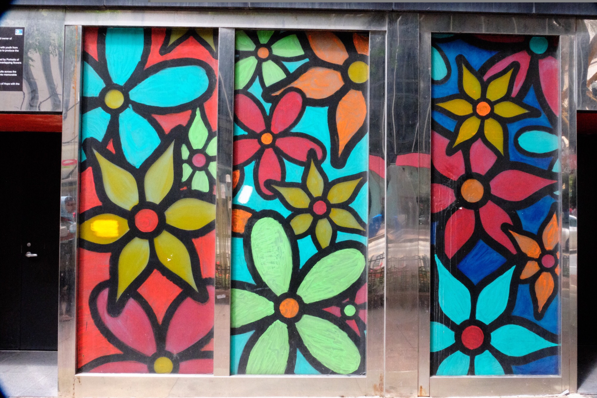 mural in Chicago by artist unknown.