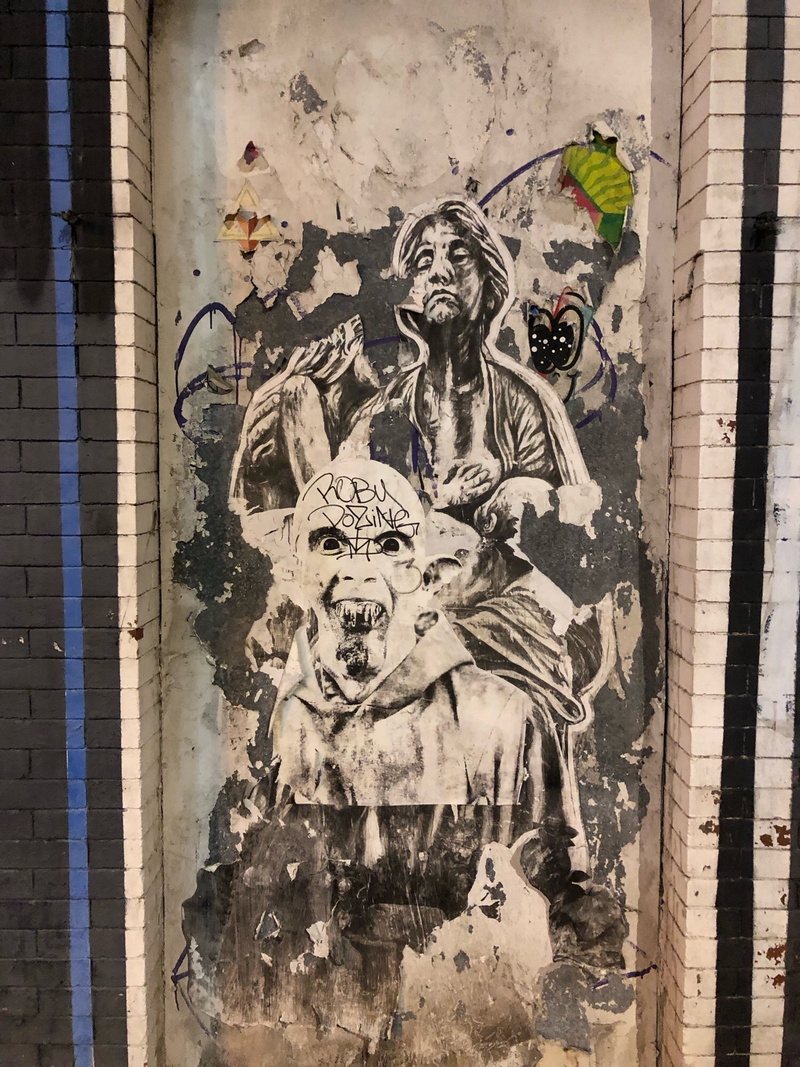 mural in Chicago by artist unknown.