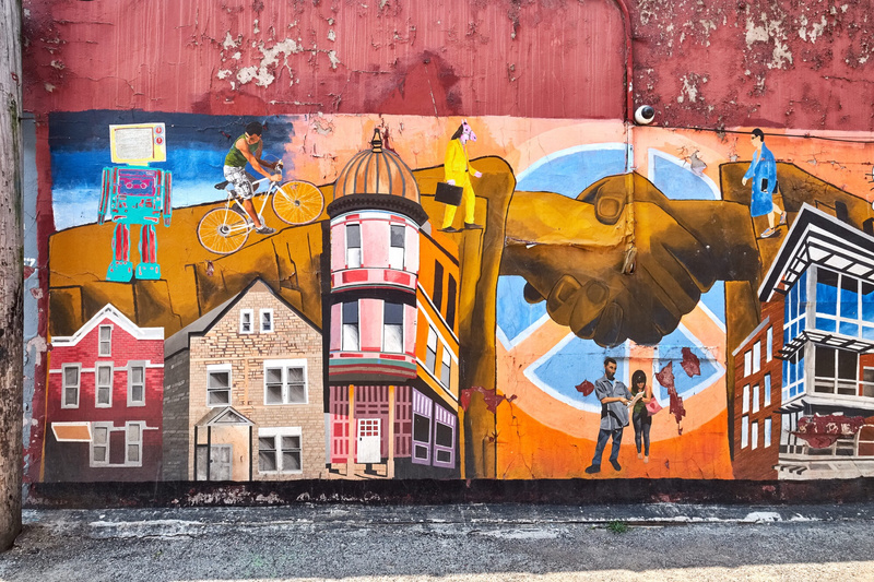 mural in Chicago by artist unknown.