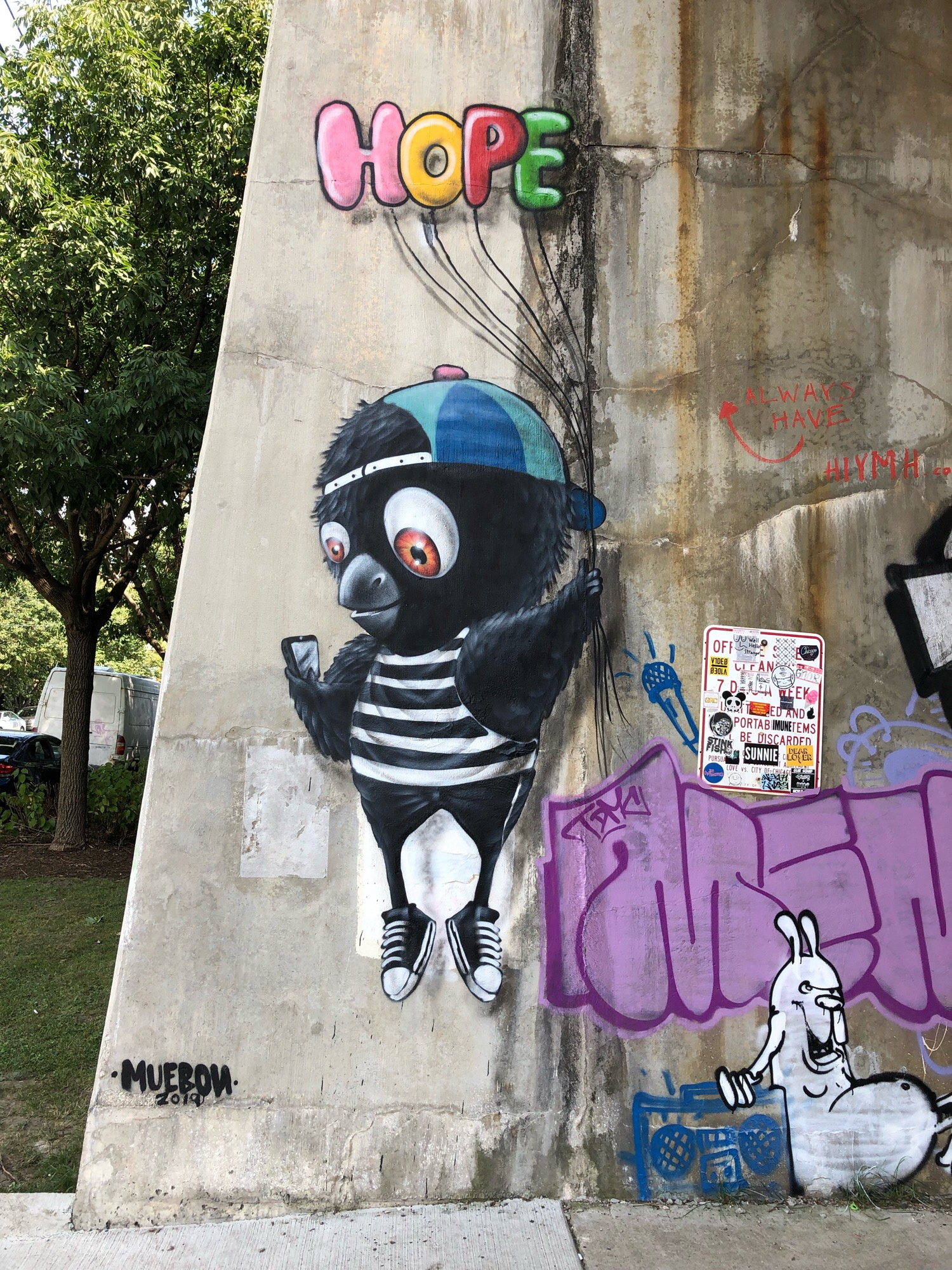 mural in Chicago by artist Mue Bon.