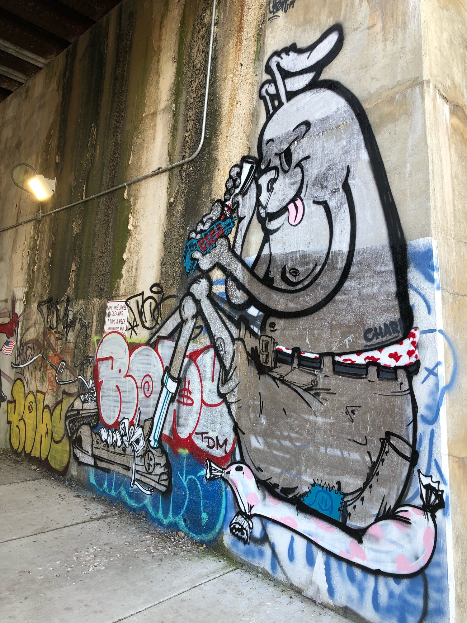 mural in Chicago by artist Uter.