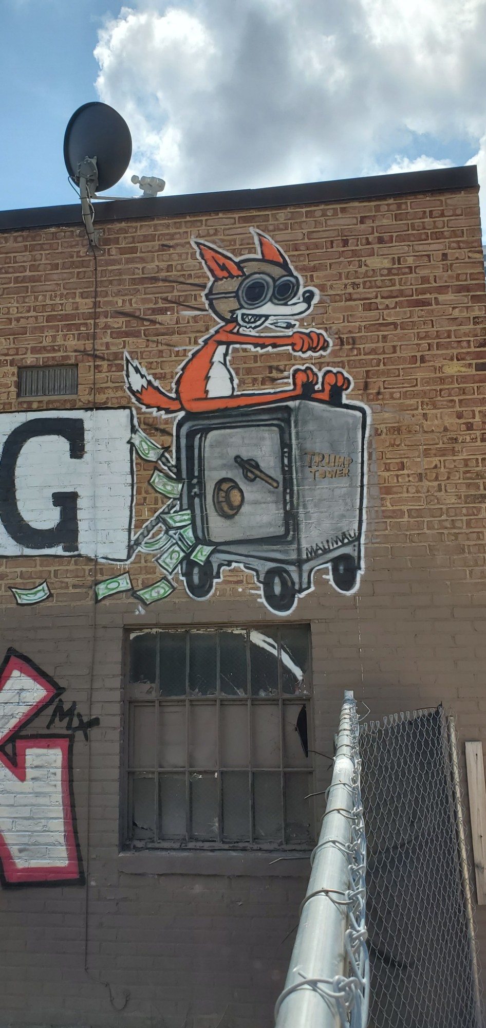 mural in Chicago by artist Mau Mau.